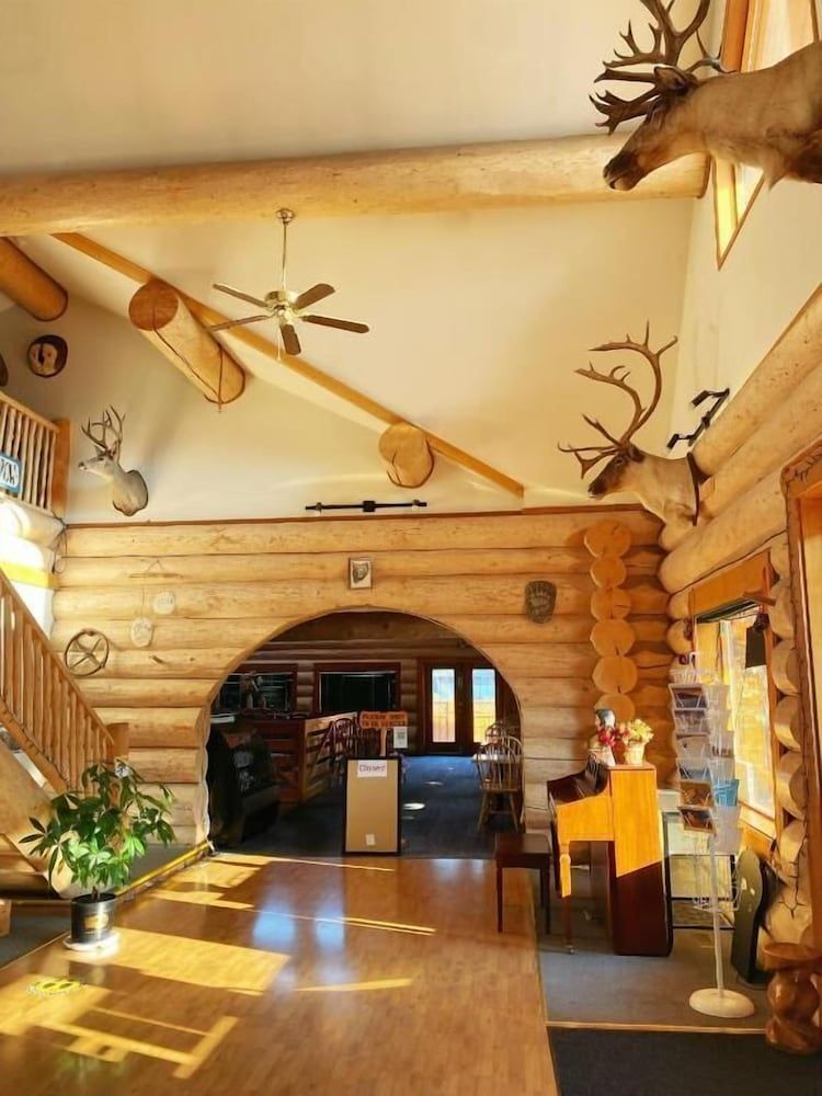 Bear's Claw Lodge 3