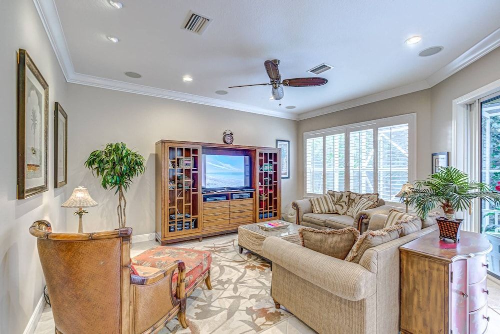 Palm Island Canal Home - 4 BR 2