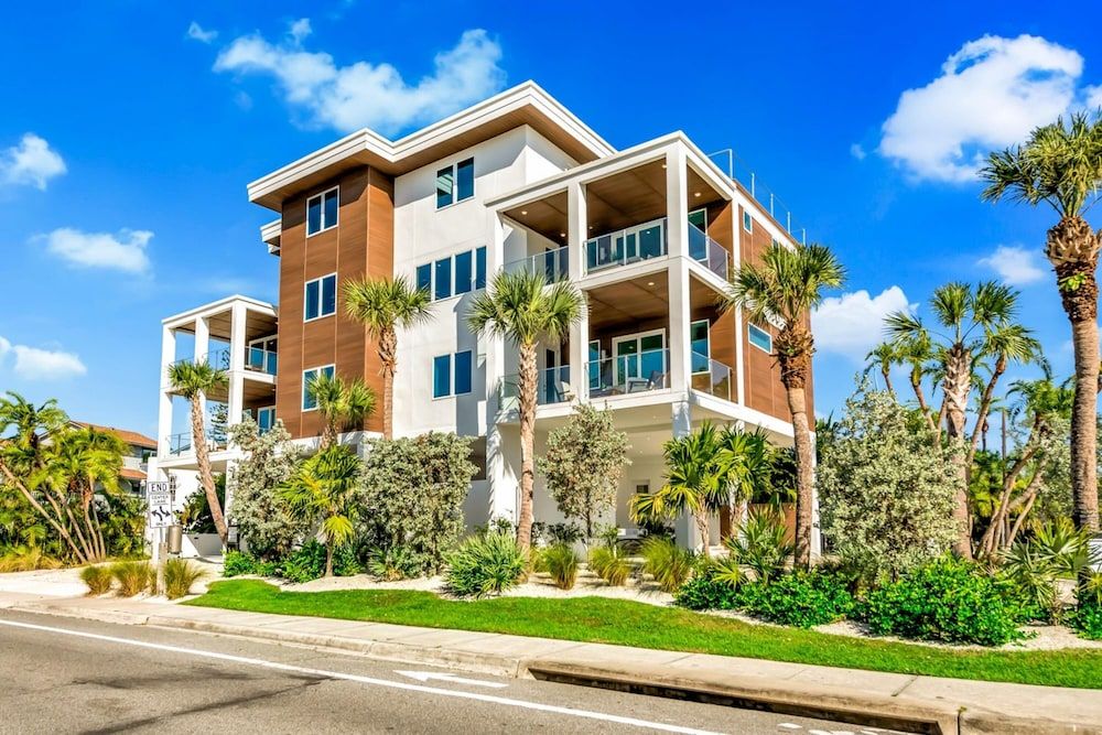 The Upper Deck in Siesta Key 2