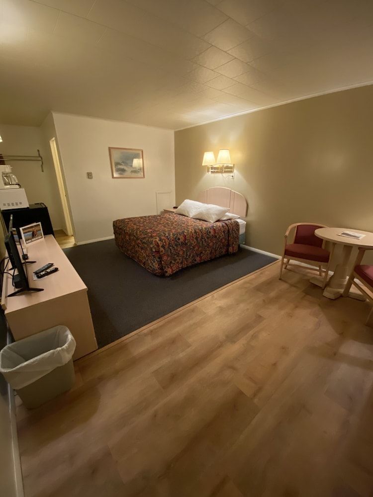 Birchwood Inn 2
