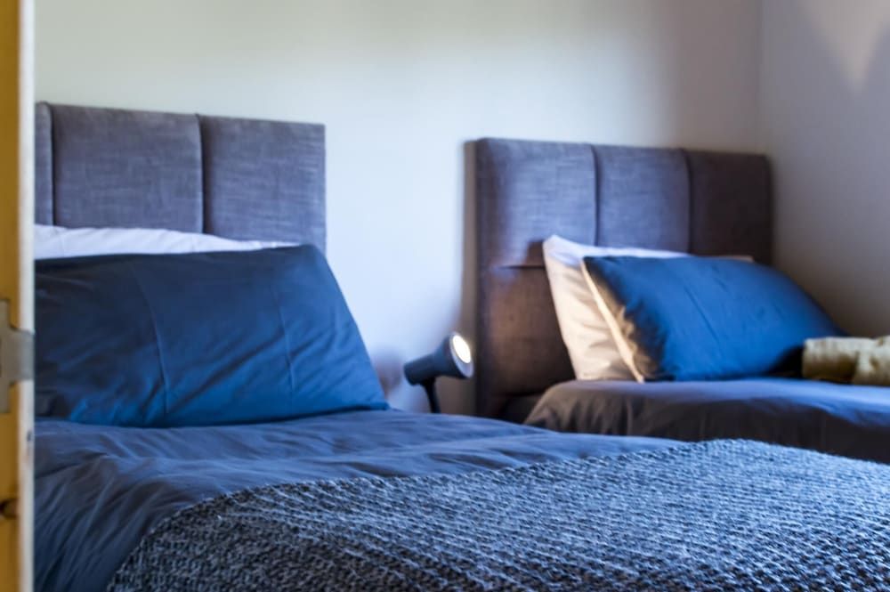 Fern Lodge - 2 Bedroom Log Cabin - Saint Florence 3
