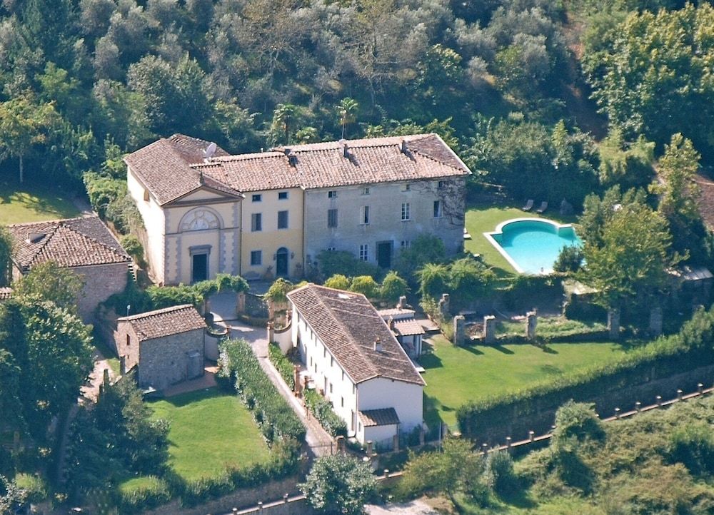 Villa Michaela -1 estrellas en Vorno
