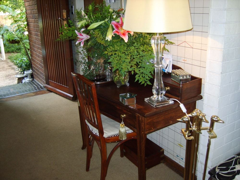Emerald Guest House Springs 3