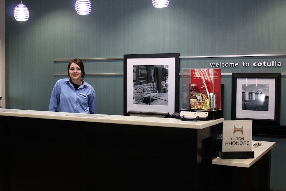 Hampton Inn Cotulla 3