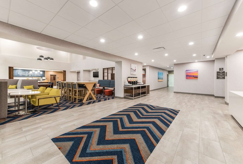 Hampton Inn & Suites Benton Harbor 2