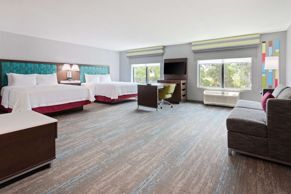 Hampton Inn & Suites Alachua I-75 3