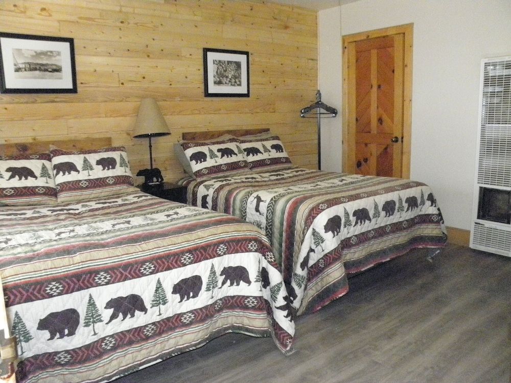 Creekside Lodge 3