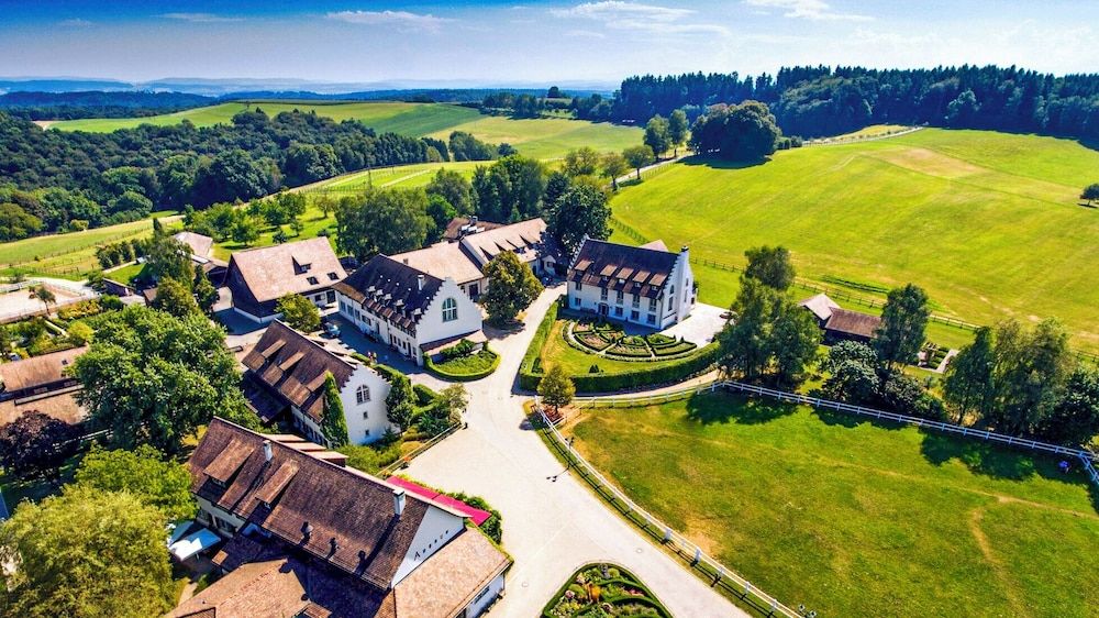 Hofgut Albführen - Hotel & Restaurant -1 estrellas en Dettighofen