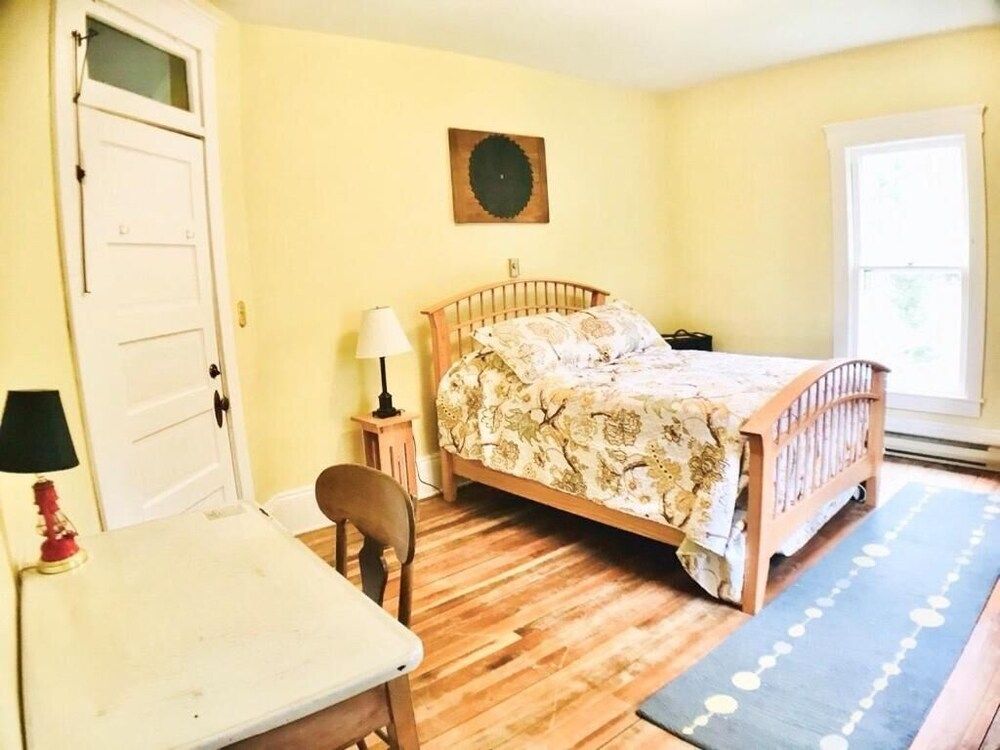 Laurel River Club Bed & Breakfast 3