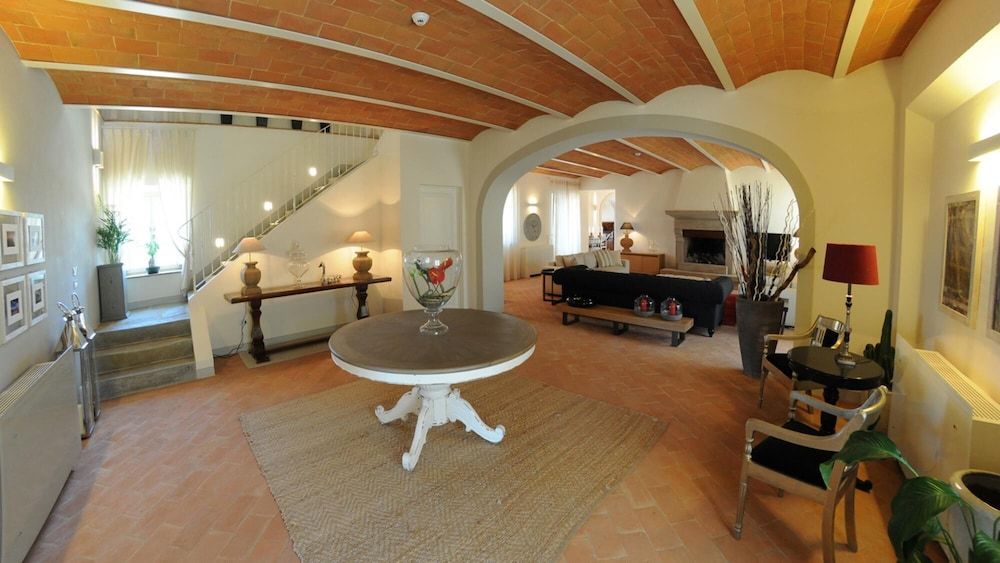 Villa Panorama 14 in Chianni 2