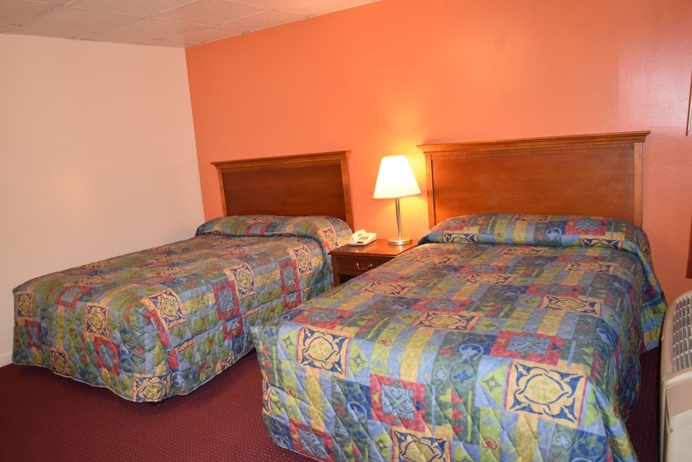 PLYMOUTH MOTOR LODGE 2