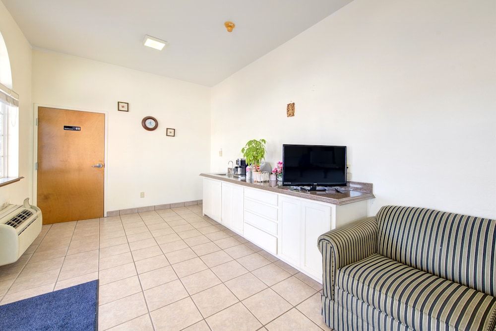 Heights Inn by Townhouse Harker Heights/Killeen 2