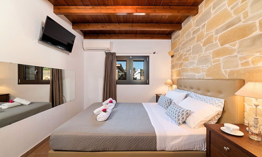 Cretan Kera Villa Heated Pool 3
