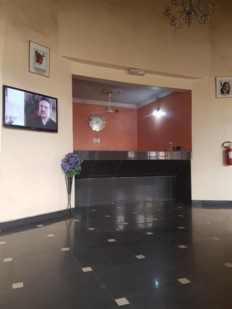 Clen Phil Hotels and Suites 2