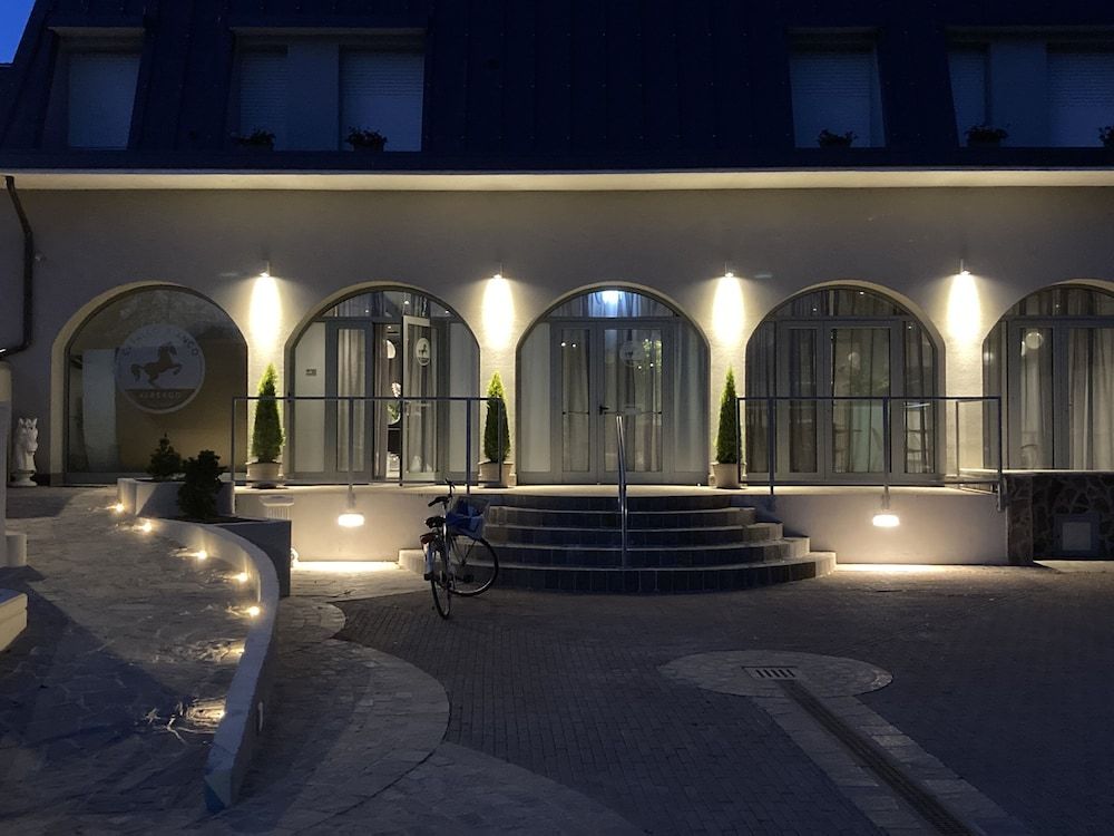 Hotel Cavallo Bianco 3 estrellas en Reggiolo