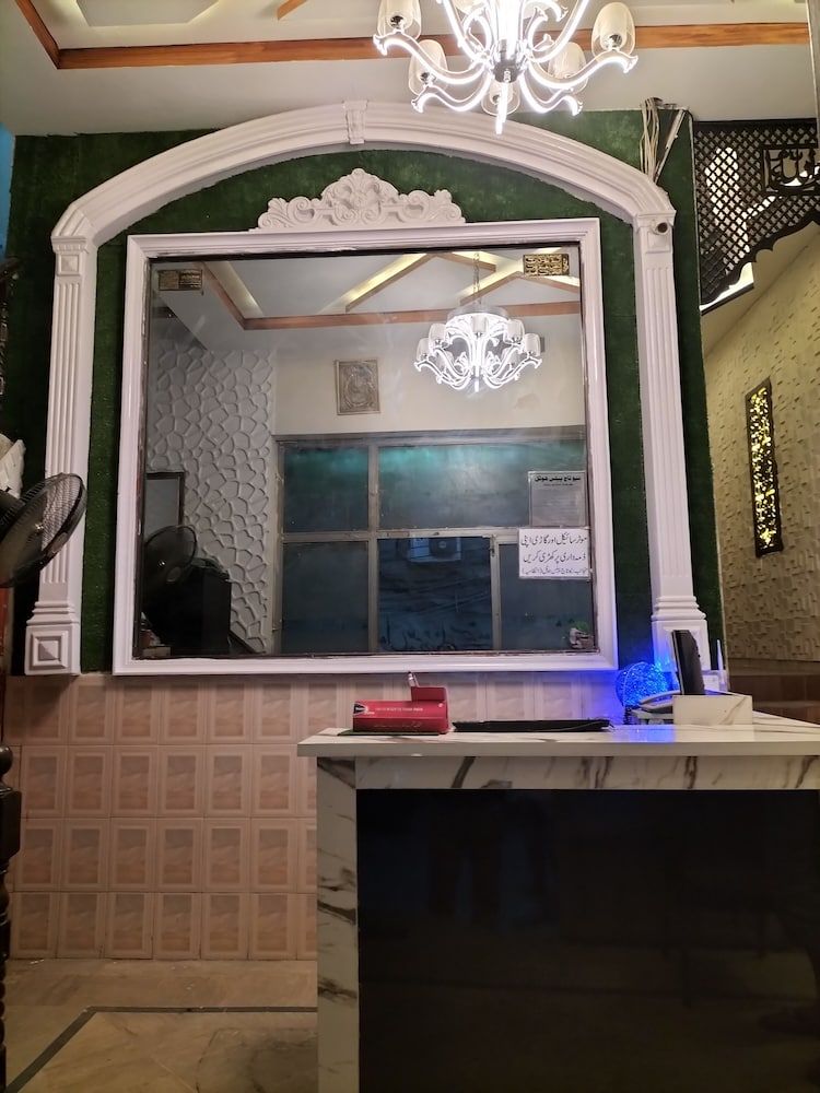 New Taj Palace Hotel 2 estrellas en Lahore