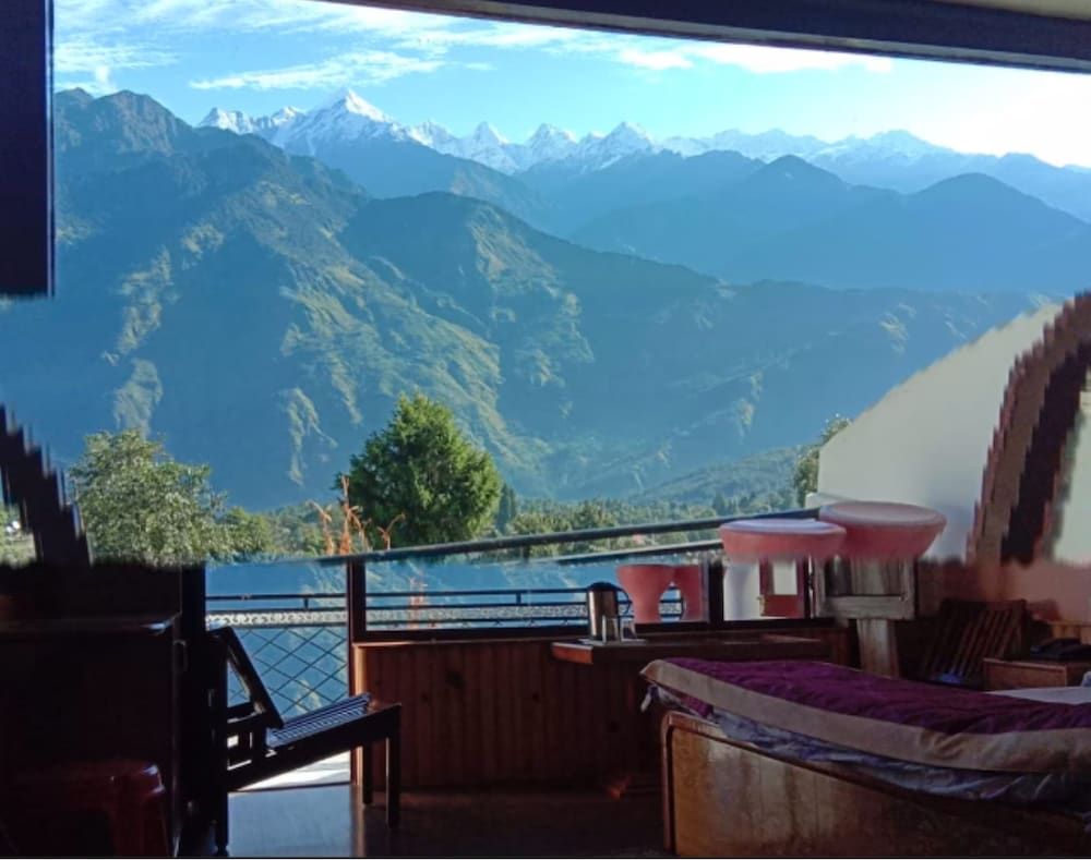 Goroomgo Vijay Mount View Resort Munsyari 2