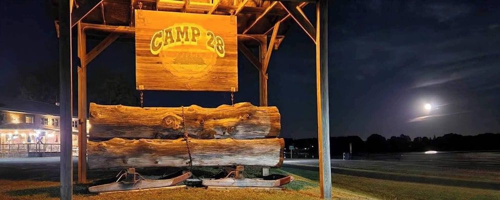 Camp 28 4 estrellas en Rib Lake