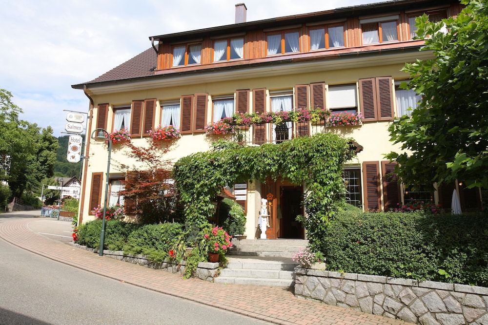 Landhotel Salmen 3 estrellas en Oberkirch