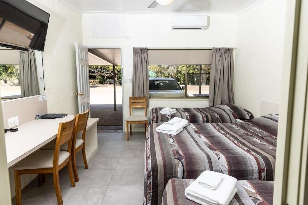 Benaraby Hilltop Motor Inn 2