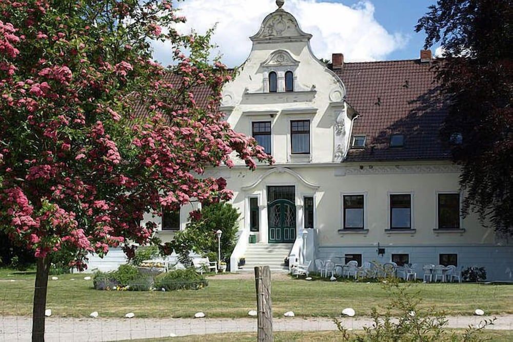 Hotel Pension Gutshaus Neu wendorf -1 estrellas en Sanitz