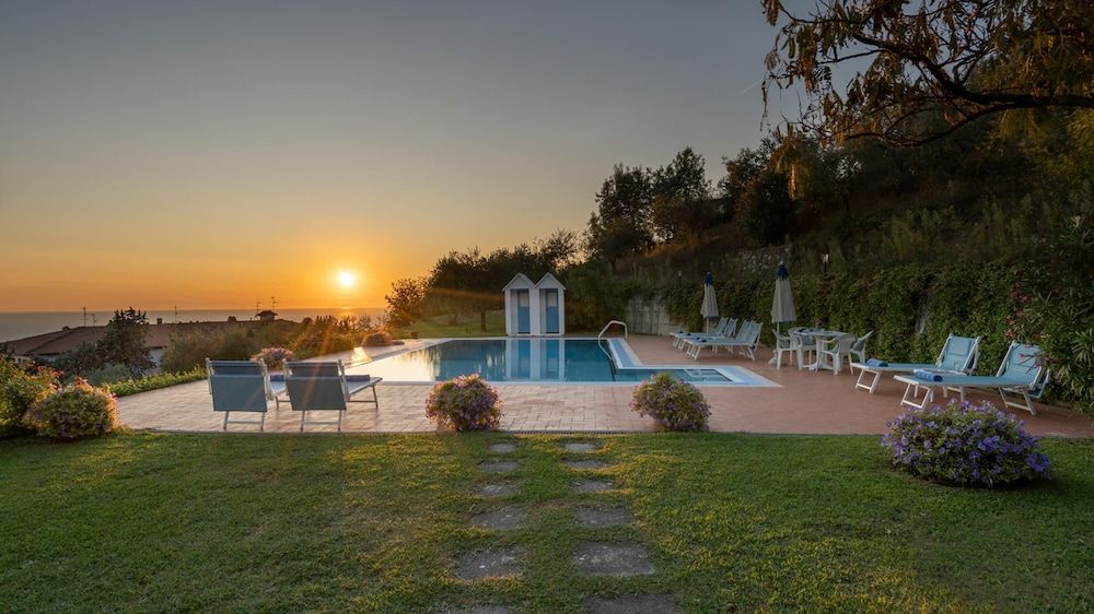 Villa Ai Venti 8 Emma Villas 2