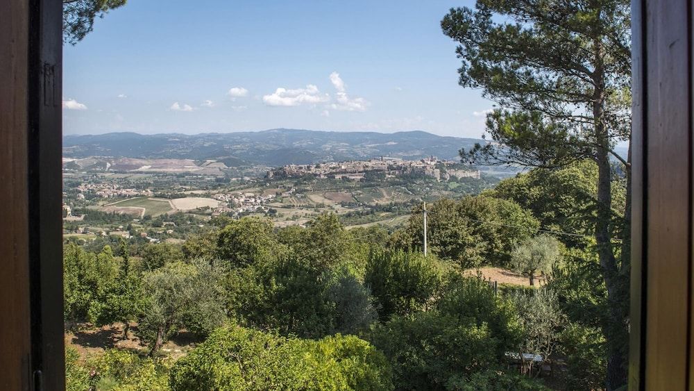 Villa Ombrosa 8 in Porano -1 estrellas en Porano