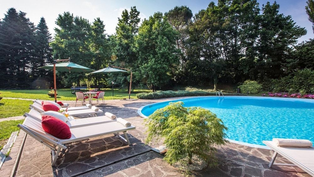 Villa Pina 8 2 in Sulbiate -1 estrelas em Cornate dʼAdda