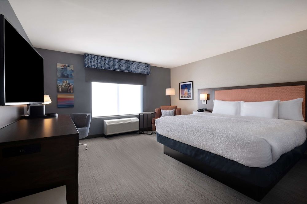 Hampton Inn Crown Point 3