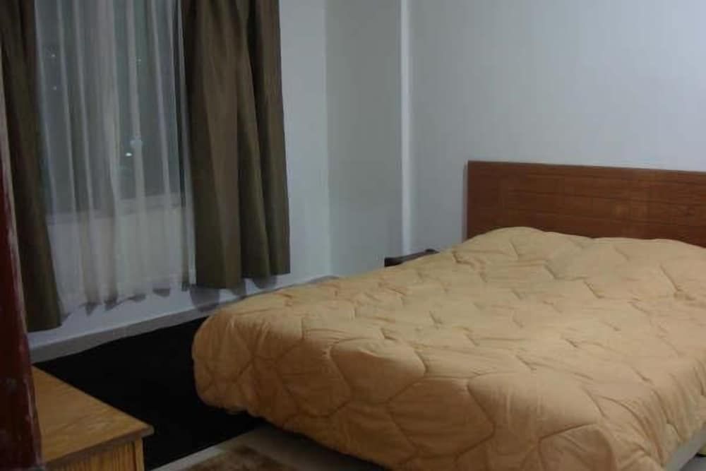 Red Tower Furnished Apartments 3