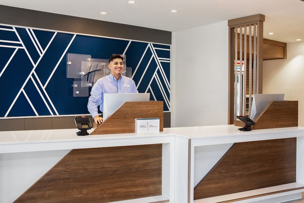 Holiday Inn Express and Suites Ukiah by IHG 2