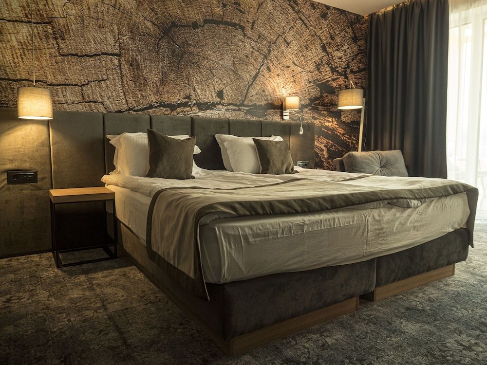 The Five Elements Hotel 3