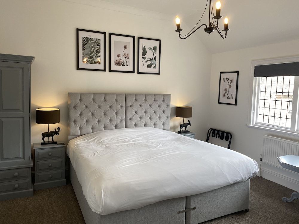 Castle Hotel 2