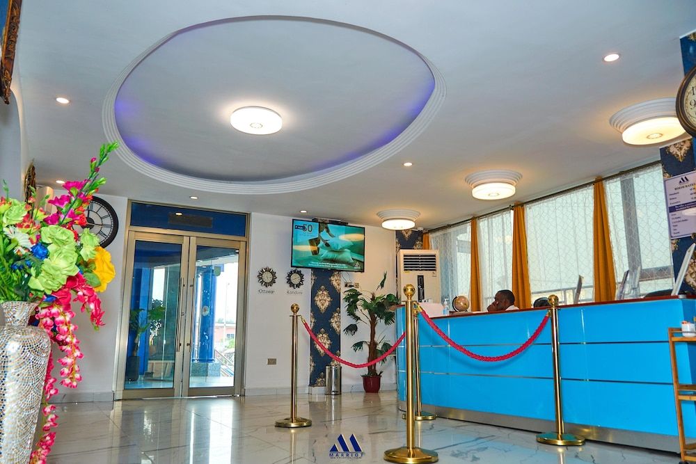 Marriot Metropolitan Hotel 3