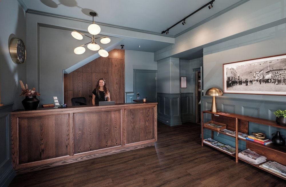 Kaslo Hotel 2