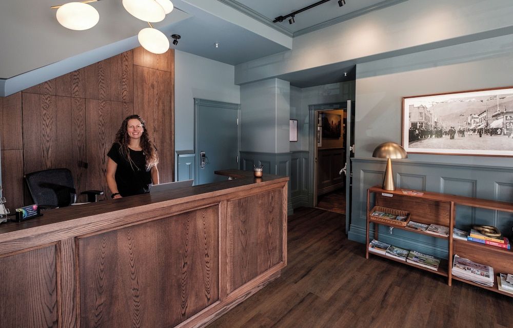 Kaslo Hotel 3