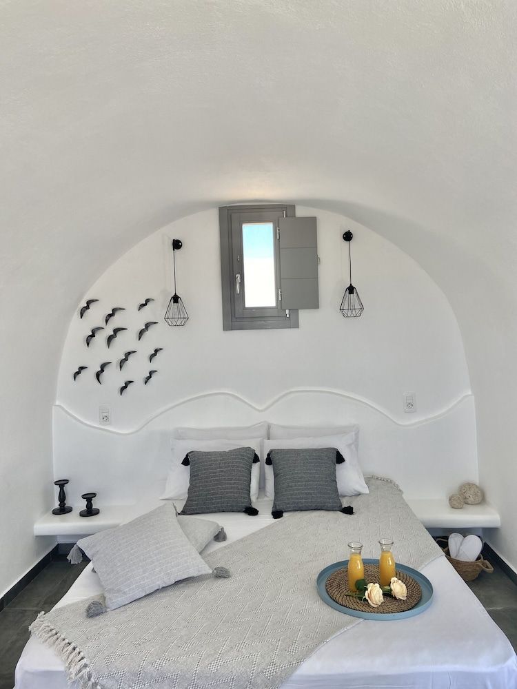 Aeron suites 3