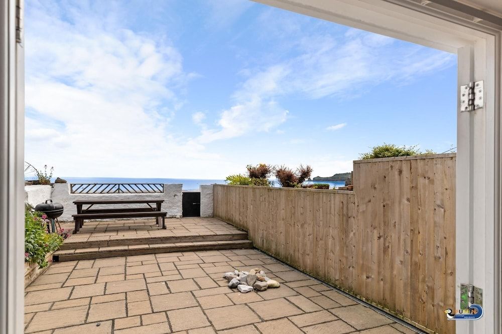 Kilmore - Beach Front House Direct Beach Access Spectacular Sea Views 2