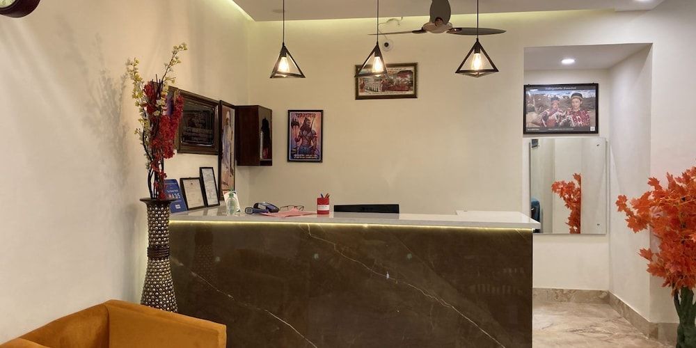 Hotel Guru Surbhi 2