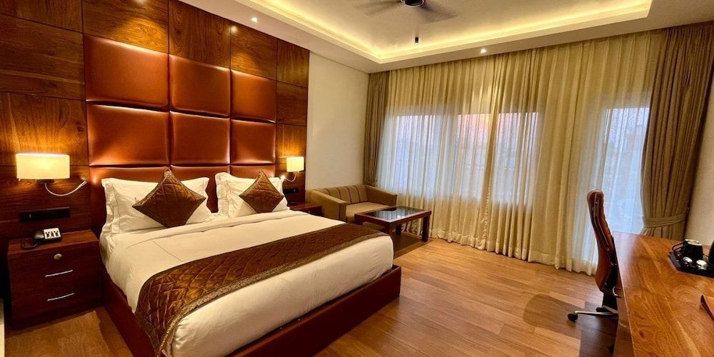 Hotel Guru Surbhi 3 estrellas en Pāonta Sāhib