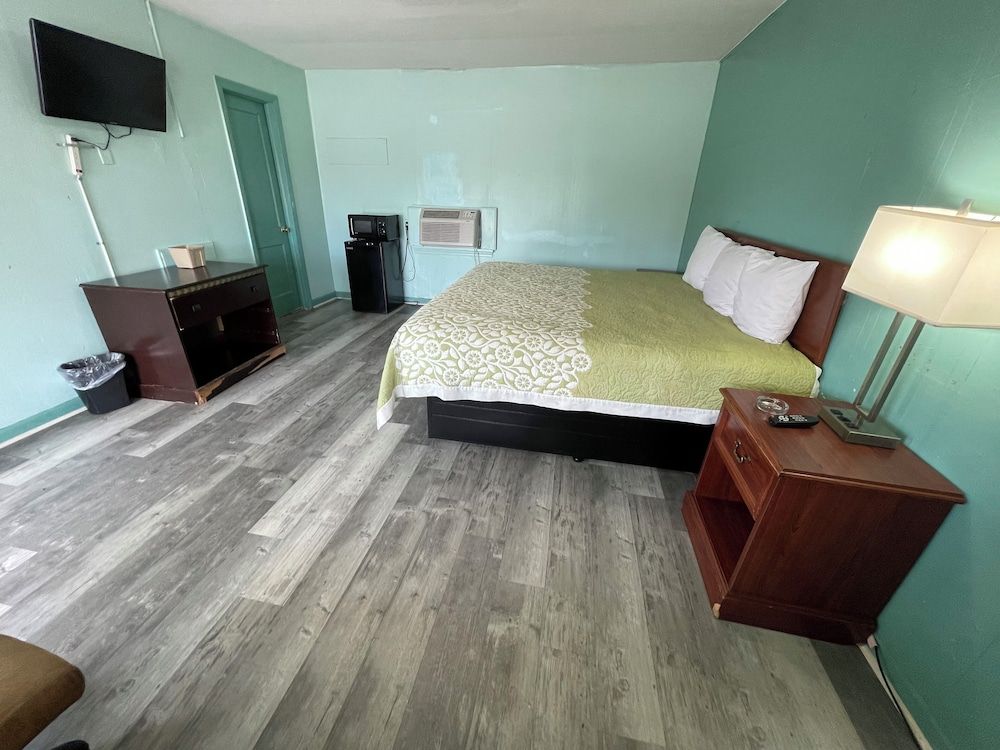 Lamplighter Inn 2