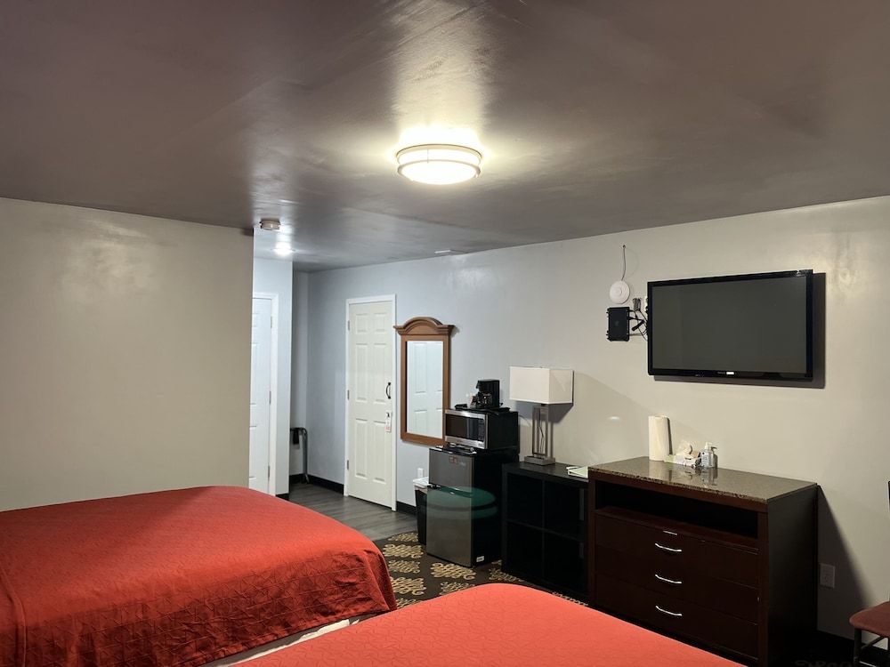 Midway Motel 3