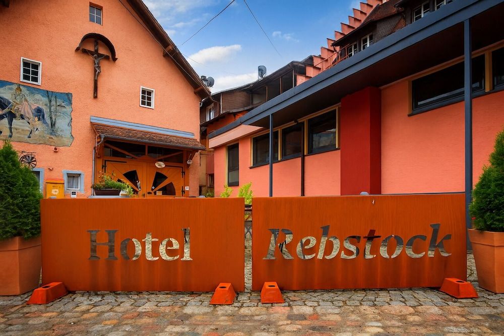 Landgasthof-Hotel Rebstock -1 estrellas en Stühlingen