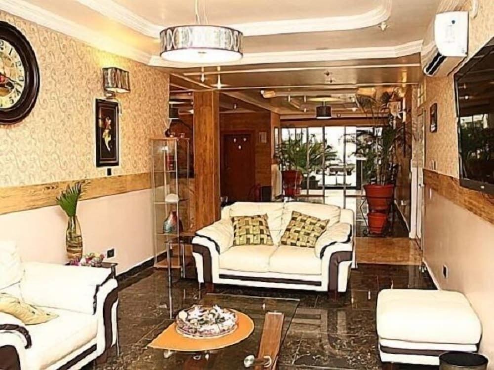 The Carlton Gate Hotel 3