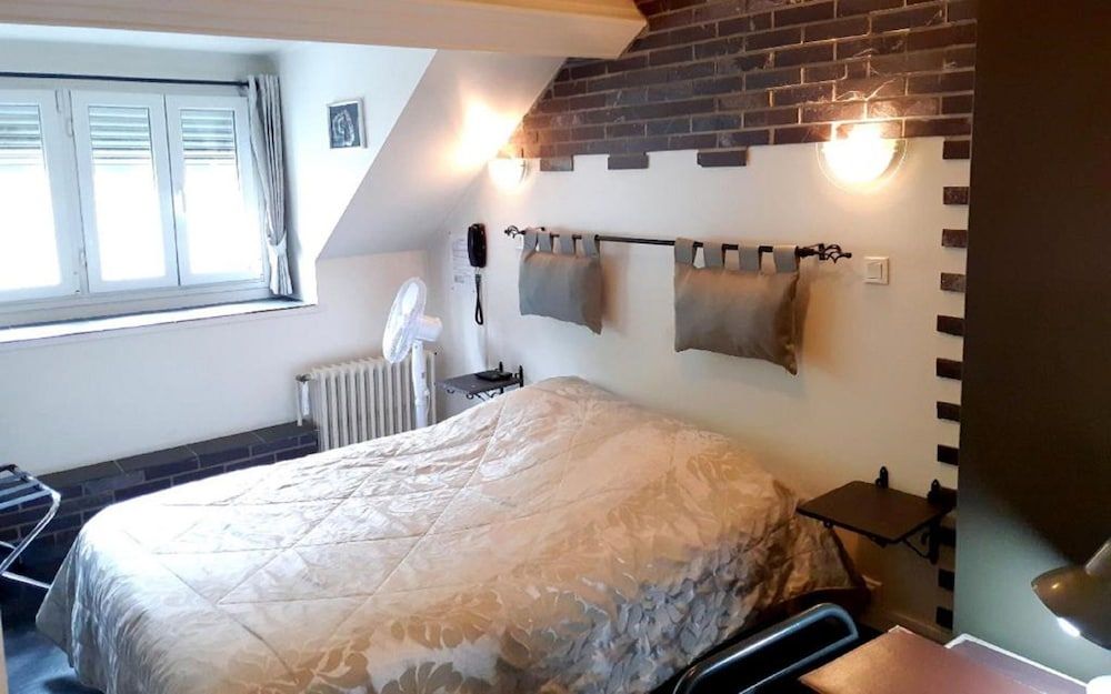 Hotel Saint Hubert 2 estrellas en Haybes