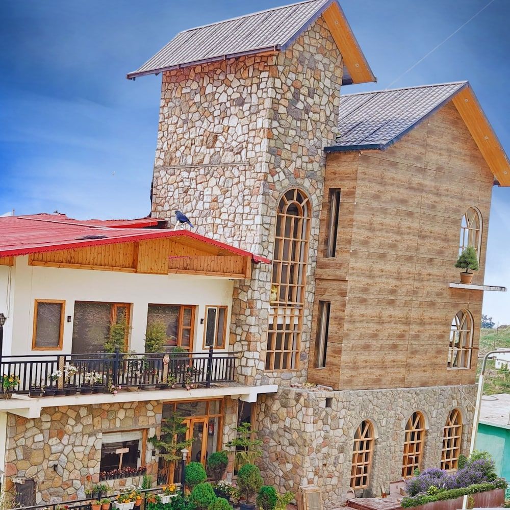 HOTEL ALPINE MUSK -1 estrellas en Kanatal