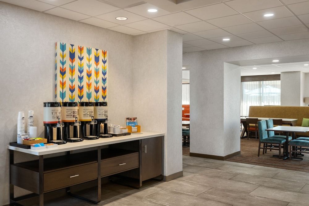 Hampton Inn by Hilton Carefree 2