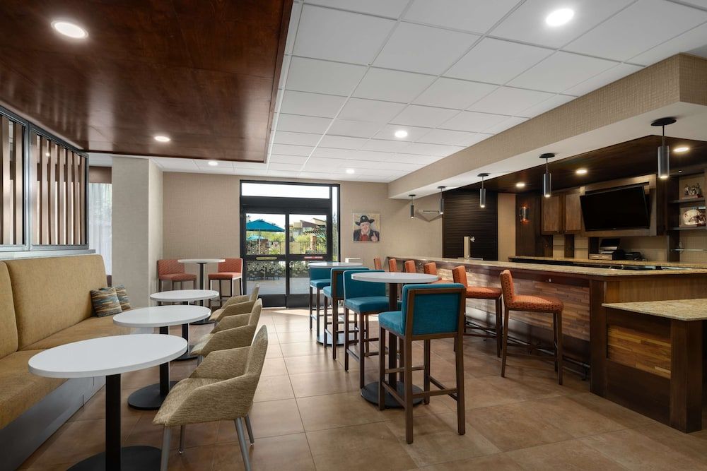 Hampton Inn by Hilton Carefree 3
