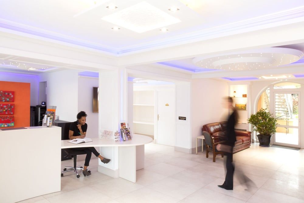 Le Continental Hotel 2