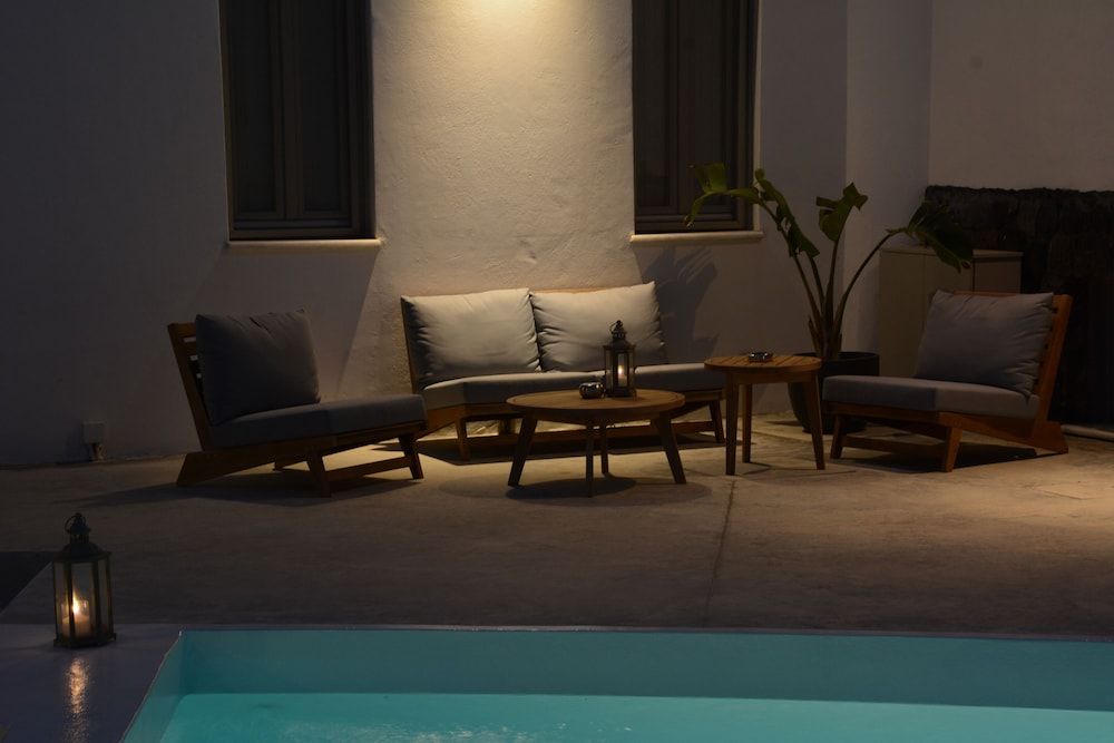 Noir Santorini 2